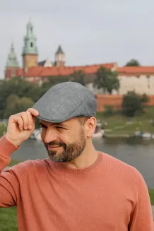 Stalowo-szary kaszkiet męski K269E – bawełna 100%, jakość od Polar Fashion - 7