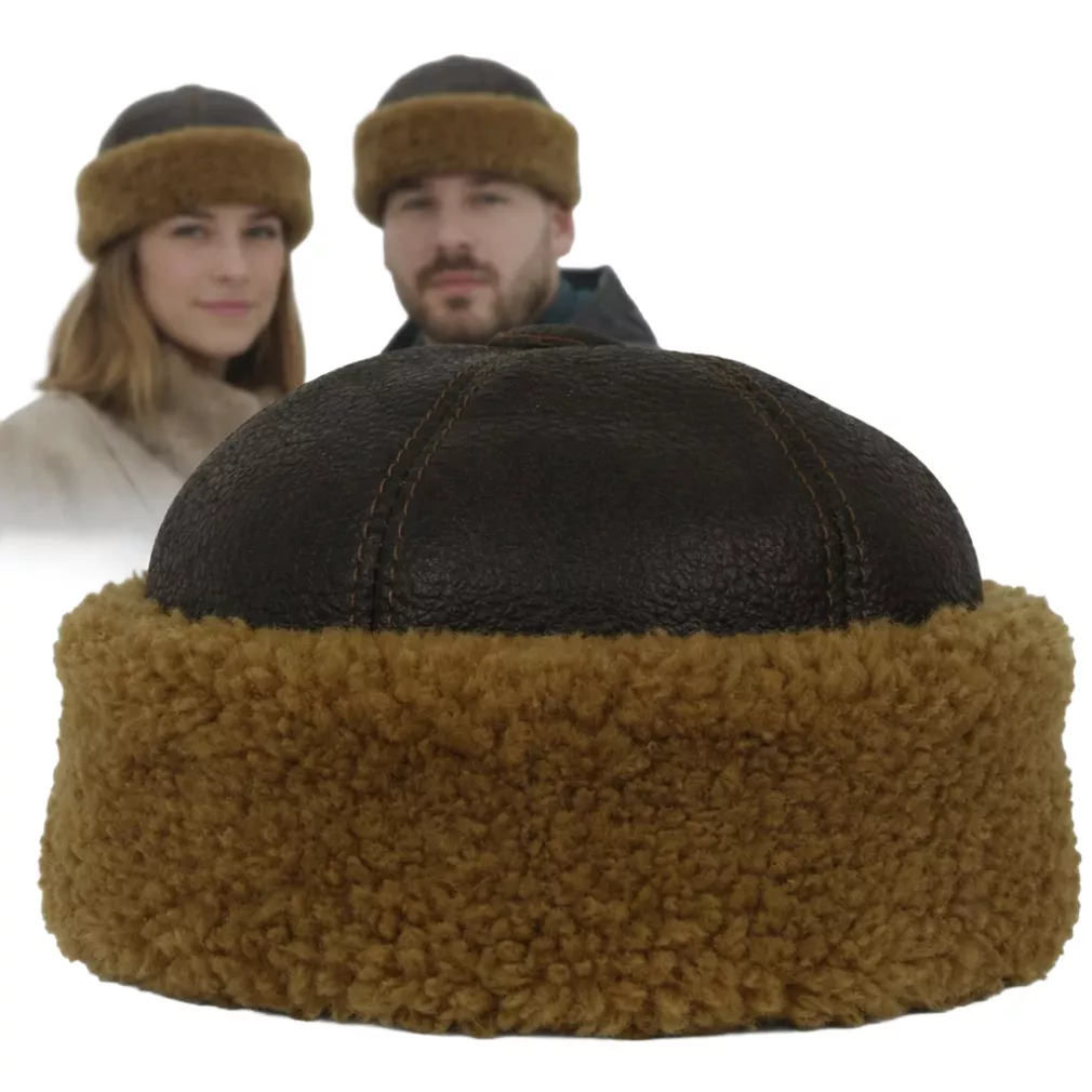 Toczek skórzany w kolorze ciemnego brązu z miodowym futrem zimowa czapka Polar Fashion W518P