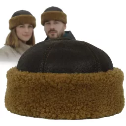 Toczek skórzany w kolorze ciemnego brązu z miodowym futrem zimowa czapka Polar Fashion W518P