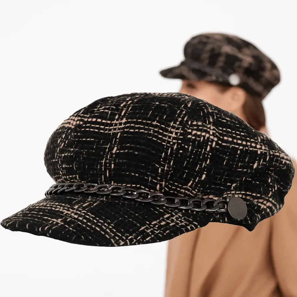 Kaszkiet Damski K291I Polar Fashion – Czarna Tweedowa Krata z Łańcuszkiem