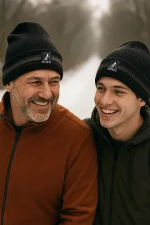 Ciepła Czapka Męska W457B Beanie Czarna z Brązowym Paskiem - 4