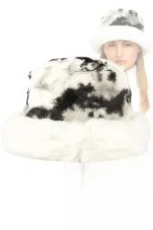 Modna Futrzana Czapka Zimowa Bucket Hat Biało-Szara Polar Fashion W517A