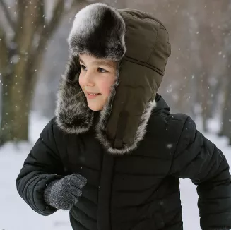 Ciepła czapka uszatka dziecięca W232C zielono-czarna zimowa Pilotka - 4