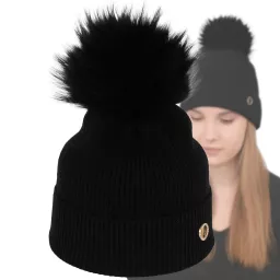 Czarna czapka damska z odpinanym pomponem W525 klasyczna elegancja na zimę