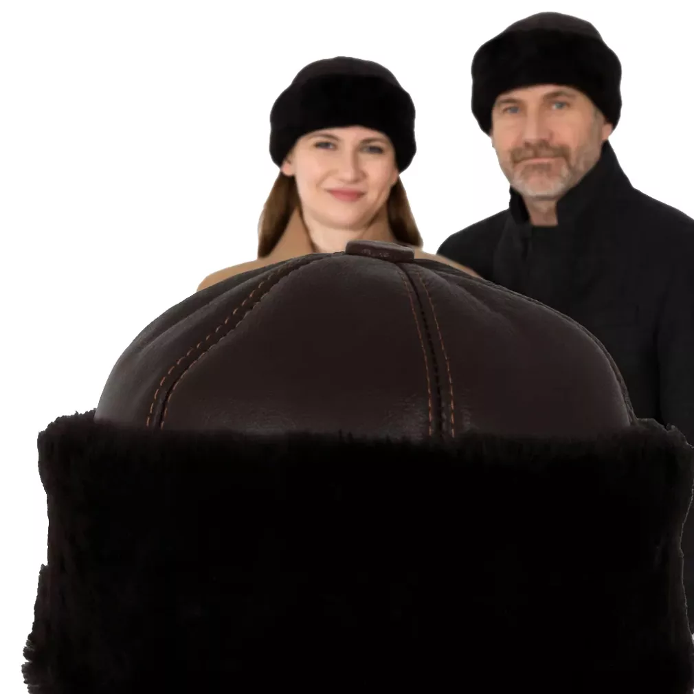 Toczek skórzana czapka zimowa ciemnobrązowa unisex z futrem  Polar Fashion W518G