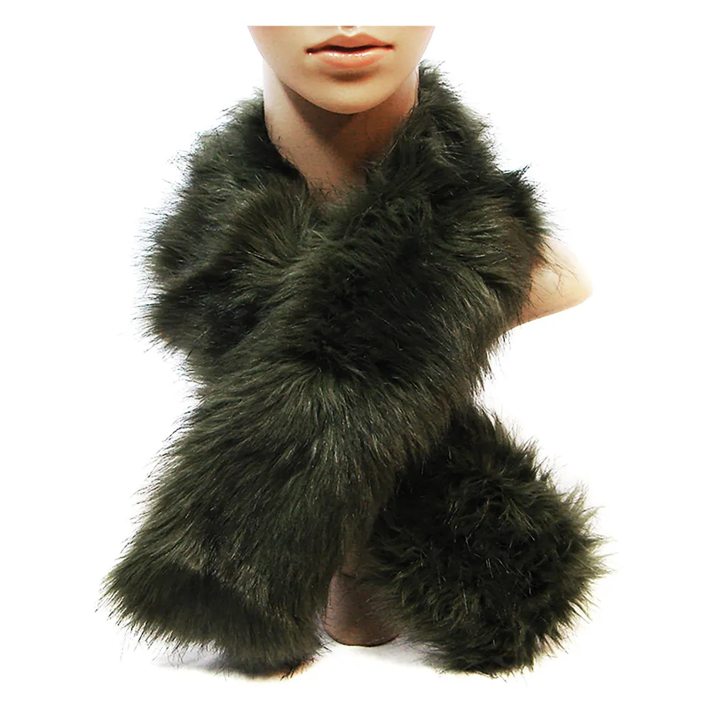 W381B Green Winter Scarf Polish Product