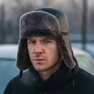 Pilotka skórzana W524 czarna uszatka z futrem wzór krokodyl Polar Fashion - 8