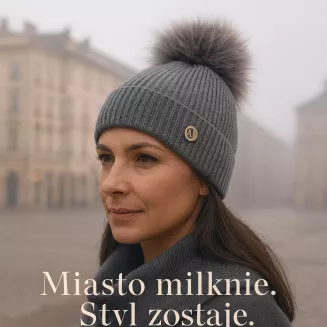 Damska czapka zimowa jasny szary z pomponem elegancka i ciepła W525I Polar Fashion - 5