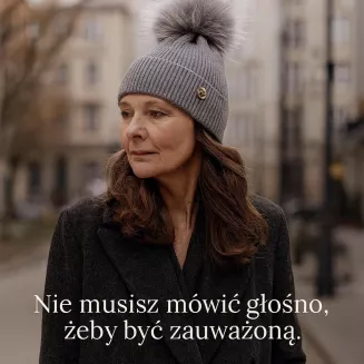 Damska czapka zimowa jasny szary z pomponem elegancka i ciepła W525I Polar Fashion - 6