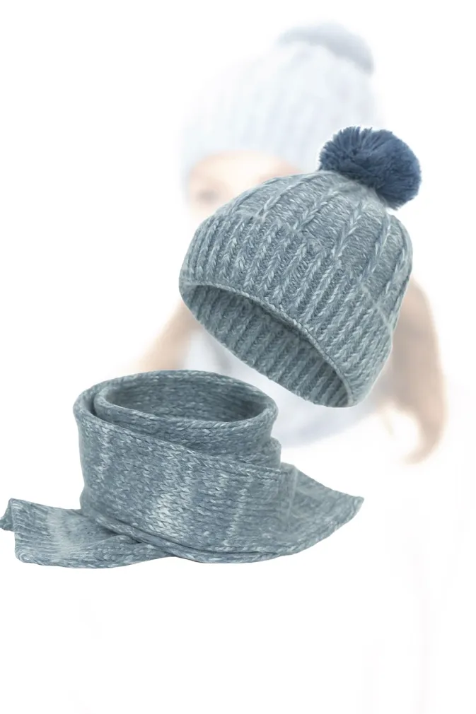Damski Komplet Zimowy PolarFashion Czapka Niebieska z Pomponem i Szal W475C