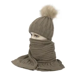 Elegancki Damski Komplet Zimowy Khaki W359BK  Czapka i Szal Polar Fashion