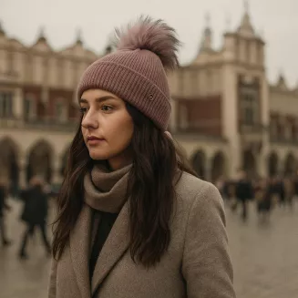 Czapka damska zimowa wrzosowa W525G z futrzanym pomponem Polar Fashion - 5