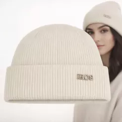 Kremowa Czapka damska W527B z angorą miękka, ciepła, elegancka Polar Fashion