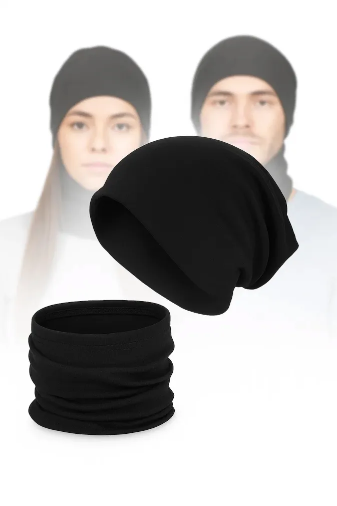 Unisex dresowy komplet przejściowy czarny W397A, czapka i komin dwuwarstwowy, lekki, bawełna-poliester, para w tle, na białym tle.