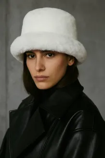 Damska Czapka Zimowa Futrzana Biała W517 Polar Fashion Bucket Hat - 3