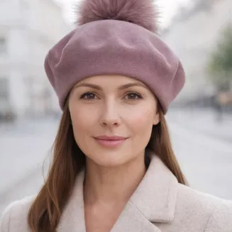 Beret damski pudrowy róż z naturalnym pomponem z jenota Polar Fashion W503R - 5