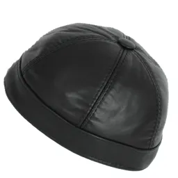 FISHERMAN Czapka Skórzana Dokerka W504 – Czarna Klasyka  Polar Fashion