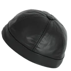 FISHERMAN Czapka Skórzana Dokerka W504 – Czarna Klasyka  Polar Fashion