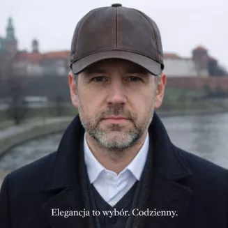 Męska brązowa skórzana bejsbolówka z osłoną uszu, ocieplana polarem Polar Fashion K298A - 6