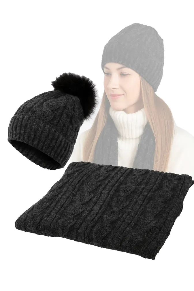Ciepły Zestaw Damski Czarny W362DK – Czapka i Szal Dzianinowy Polar Fashion