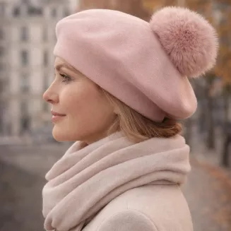 Pudrowo-różowy beret damski z odpinanym pomponem z jenota Polar Fashion W503M - 6
